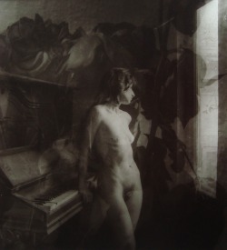 oysteros:  Edmund Teske (1911-1996)Vicky Palermo Nude at Piano,