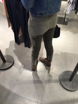wettingcaptions: Shopping for new pants is fine; the problem