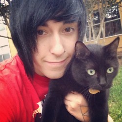 capndesdes:  Me and kitty chillin outside :p