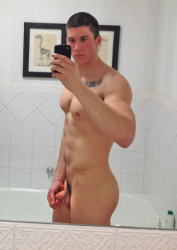 bromofratguy:  Wow, I’d be a total bottom for this guy. 