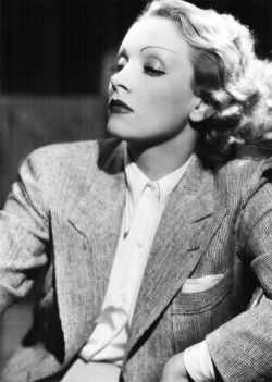 bettinewyork:  Marlene Dietrich 