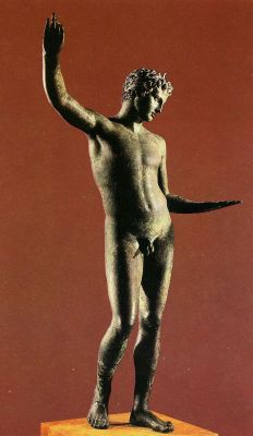 boysnmenart:  The Marathon Boy, bronze, 4th  century BC, discovered