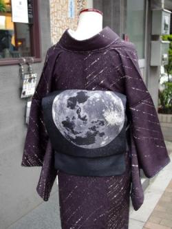 kimononagoya:  A moon obi on a purple Kimono with starlight.