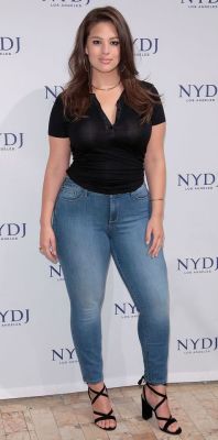 ashleygrahamisbeautiful:  Even when she dresses causal she’s