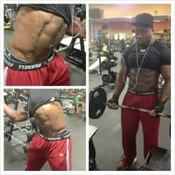 #Goodmorning #SWOLE #SELFIE #BLACKMAN #muscle #musclemodel #bodybuilder