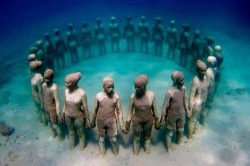 gail-a:  Cancun Underwater Museum- A series of sculpture by Jason