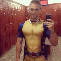 kotascok:  He was in the gym working out, loving the new x-men