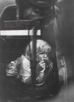 retrospex:  Marilyn on the set of The Misfits, 1960.  MM having