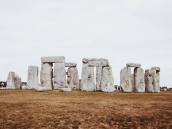 nuvoledisabbia:  stonehenge, uk // prints // instagram   