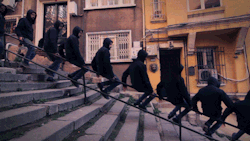 andrewlipsky:  Cloned Gifs by Erdal Inci  This made me chuckle,