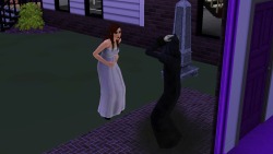darecrowavis:  simsgonewrong:  So one of my sims died, and the