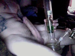 hungdudes:   kush-goodtimes submitted:   The perfect combination