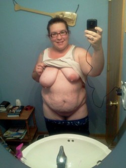 overweight-impressive-bitches: First name: EmilyPics: 78Naked