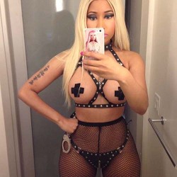 pantyrazzidotcom:Nicki Minaj titties, pasties, fishnets &