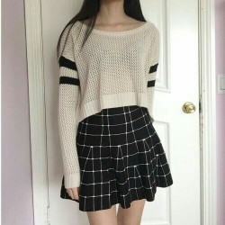 lilac-fishnets:  Requested skirt thinspo! *Not me* *I don`t support