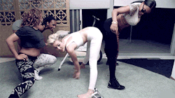 captainsarahlovesmj:  When i see Miley Cyrus trying to Twerk..