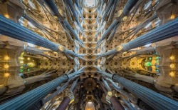 modernizing:  Sagrada Familia Perspectives by Clément Celma.
