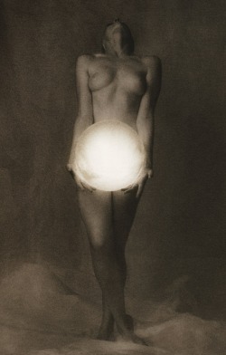 les-sources-du-nil:  Lynn Bianchi “Weight” from the