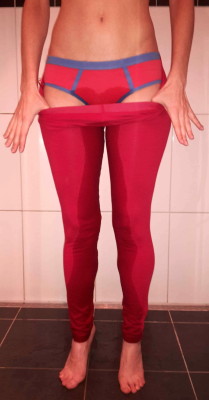 jpee1: emma-abdl:   I’m peeing my red leggings (10 pics) Ooooh