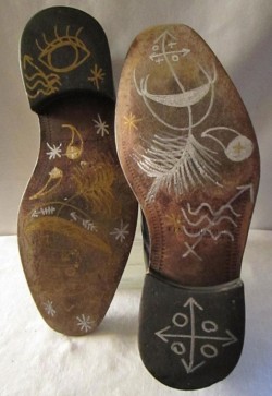 pearl-nautilus:  Unda Wata Man’s Shoes by Tosha Grantham (Shoes