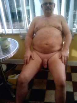 bearbudcub:  Hi! I’m looking for a mature senior hairy chubby