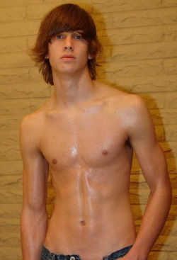 just-a-twink:  Fuckin’ Gorgeous, Tight Wet Torso…  Fucking