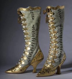 tweed-eyes:  Jawdropping velvet and gold leather button boots.1870 
