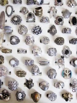 truster:  im so obsessed with rings i want them all someone buy