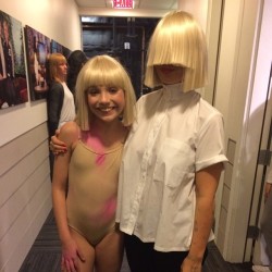 siafurlersource: Maddie Ziegler & Sia backstage at The Ellen