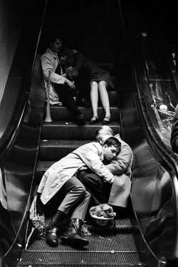 vintagegal:  New Year’s Eve, Grand Central Station, NYC, 1969.