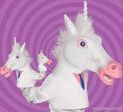 archiemcphee:  Infinite unicorns! It’s a unicorn with a Unicorn