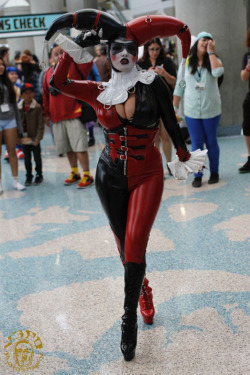 cosplaysleepeatplay:  Harley Quinn cosplayed by Kay Victoria