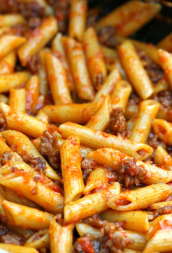verticalfood:Roasted Red Pepper and Italian Sausage Pasta