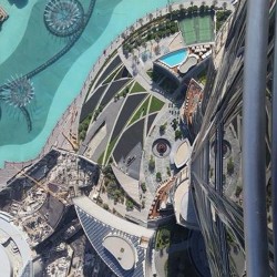 Worlds tallest!  #Dubai #travel #lookingdown #worldstallest #worldstallestbuilding
