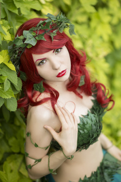 cosplaykittykat:  Poison Ivy Original Design CosplayYay! Finally