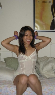 sexyasianfreaks:  Love getting submissions.. wish I had more..