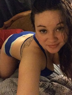 mybeanqueen:  Naughty pictures for the husband! 