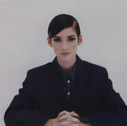 pano44:  dontgoforsecondbest:  Winona Ryder photographed by Wayne