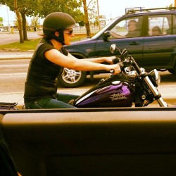 Spotted on McKnight today so freaking awesome! I want!  #purpleharley