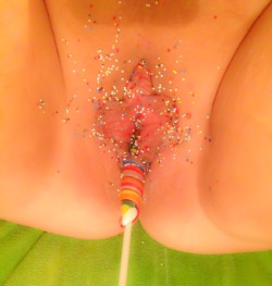 36hbombs:  Candy gets sticky and messy! It’s as yummy as it