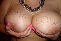 sweet-titties2:  REBLOG this pic if you think guys should follow