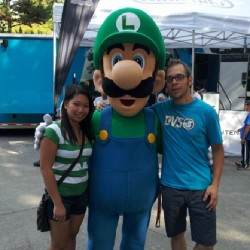 Took a pic with faggy luigi cuz #nintendo is to cheap to bring