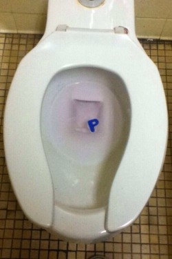 officeslave6:  I hate when people don’t flush & I see their