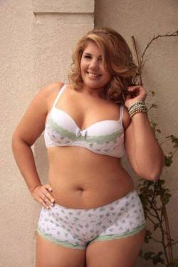 nofakecurves:  No Fake Curves :: Submit your Natural Beauty!