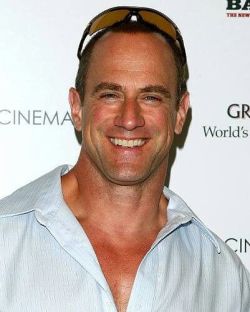 sdbboy69:  Love Actor Chris Meloni  Want to see more? Check out