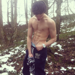 just-a-twink:  Fuckin’ Hot Abs - Love his Hair!  Nice