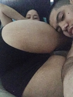 geeaby:  He makes me feel like I got a big booty 
