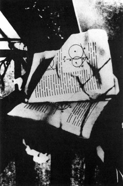 Marcel Duchamp Unhappy Readymade, 1919