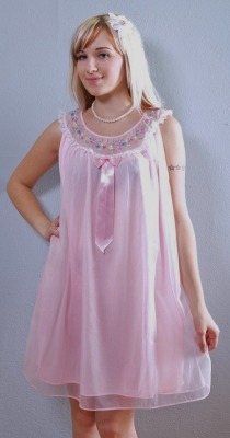 amarriedsissy:Not a babydoll pj but just as pretty 
