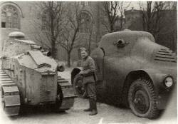 bmashina:  German soldiers have captured equipment - tank “Renault